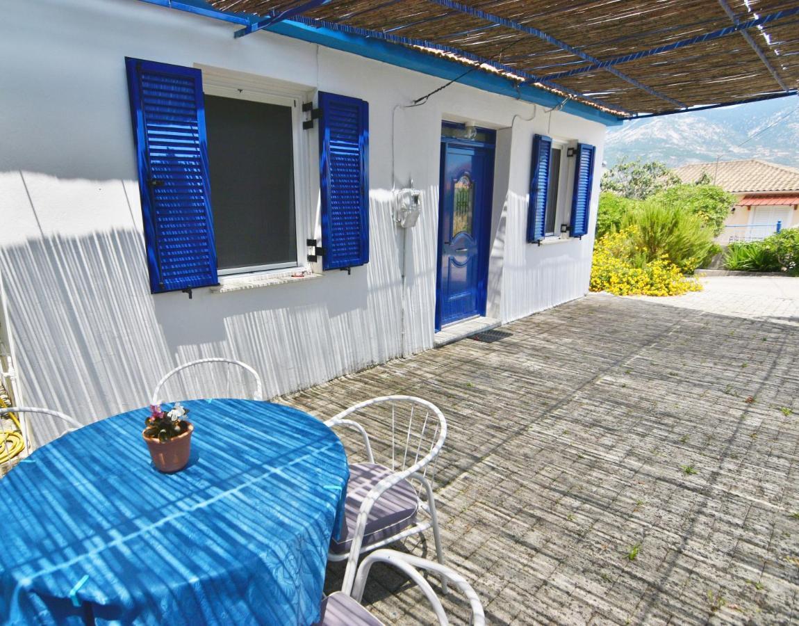 Blue White Apartments - Kefallonia Poolside Retreats Spartià Esterno foto