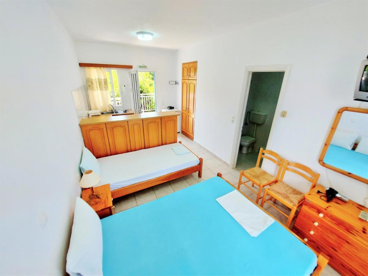 Blue White Apartments - Kefallonia Poolside Retreats Spartià Esterno foto