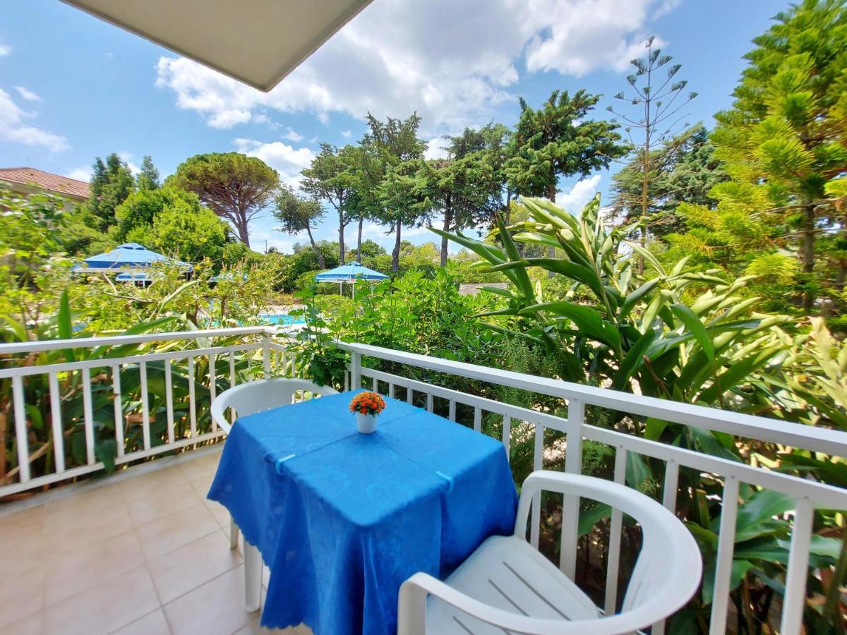 Blue White Apartments - Kefallonia Poolside Retreats Spartià Esterno foto