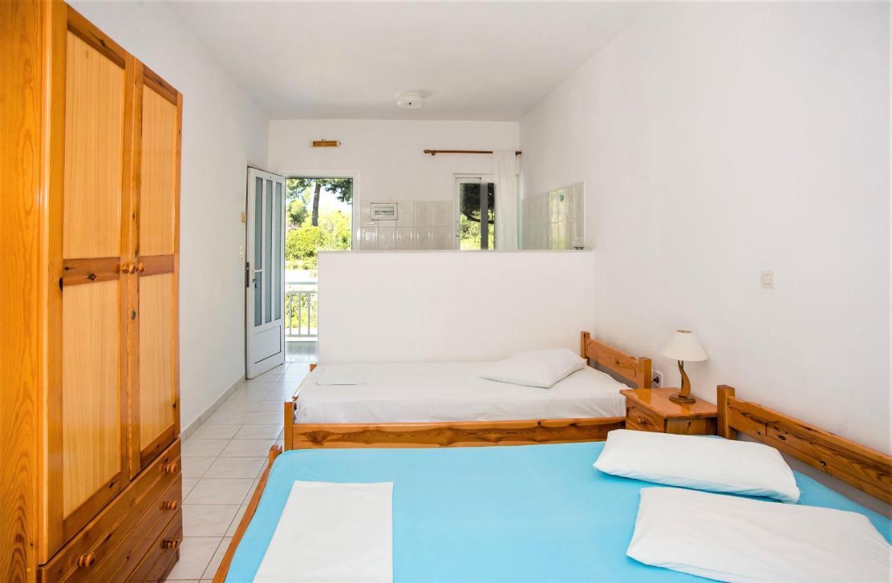 Blue White Apartments - Kefallonia Poolside Retreats Spartià Esterno foto