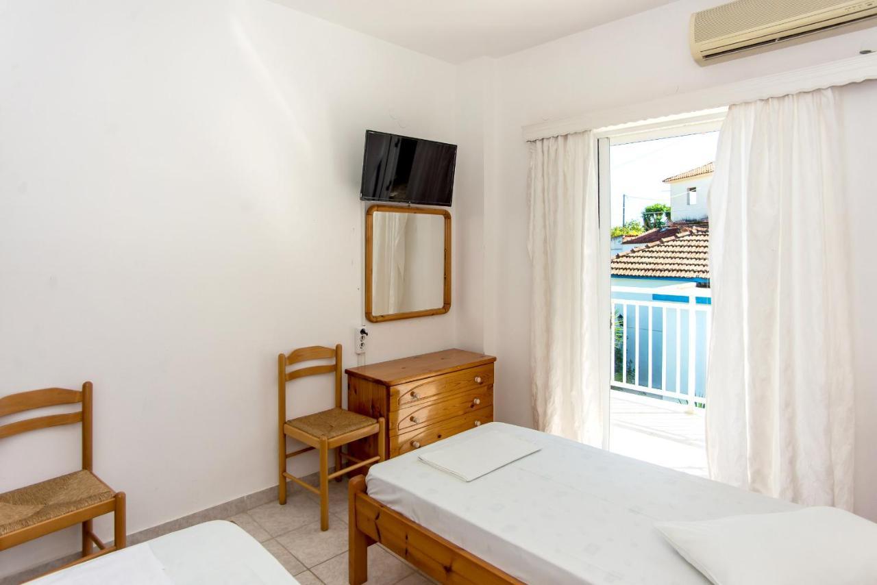 Blue White Apartments - Kefallonia Poolside Retreats Spartià Esterno foto