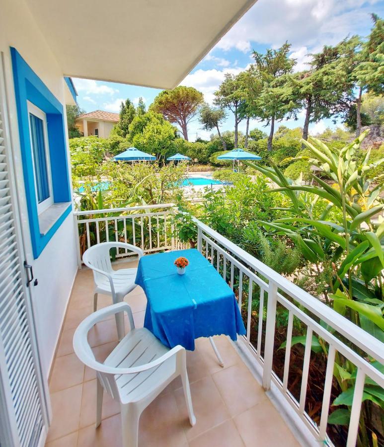 Blue White Apartments - Kefallonia Poolside Retreats Spartià Esterno foto