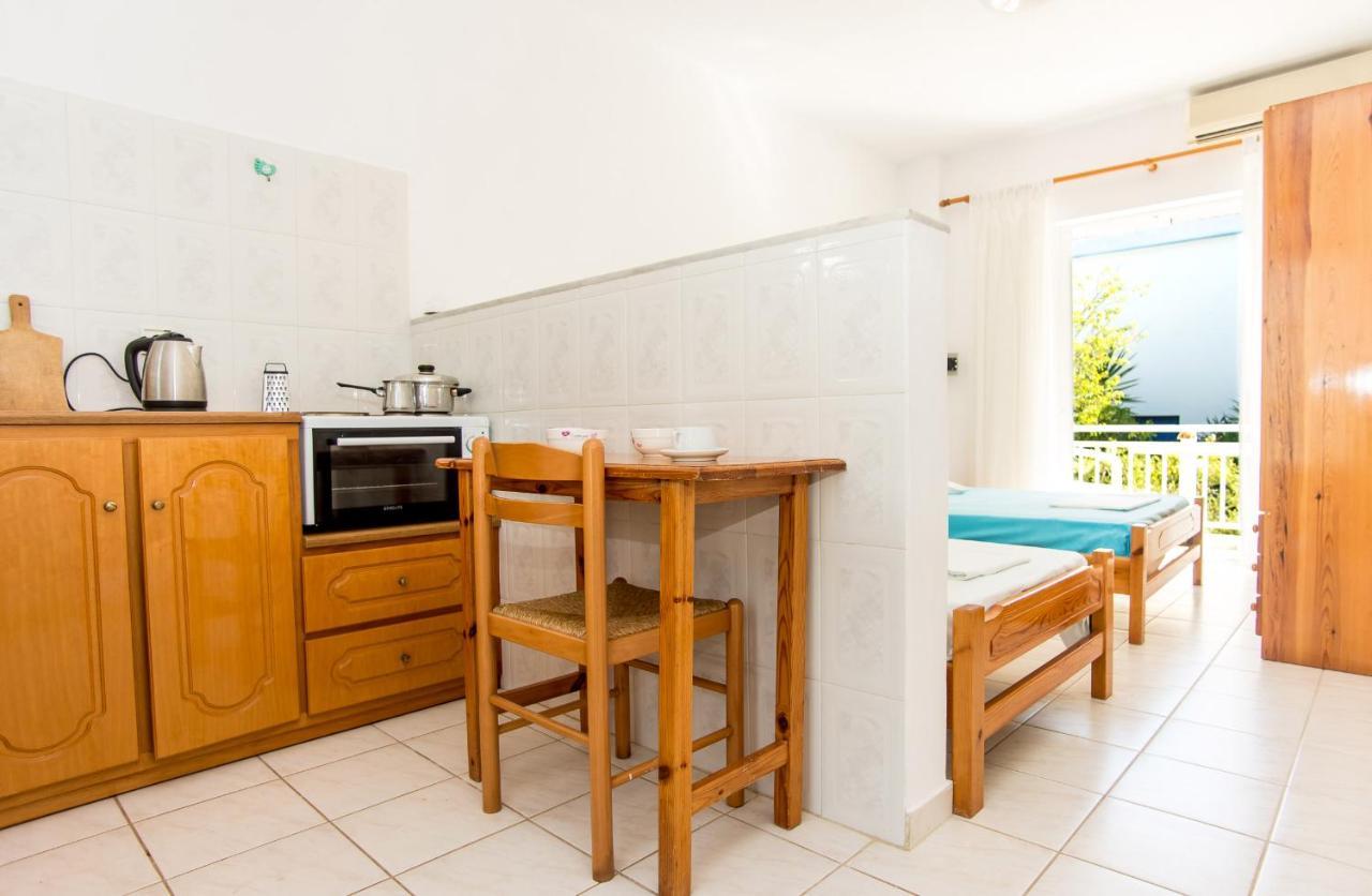 Blue White Apartments - Kefallonia Poolside Retreats Spartià Esterno foto
