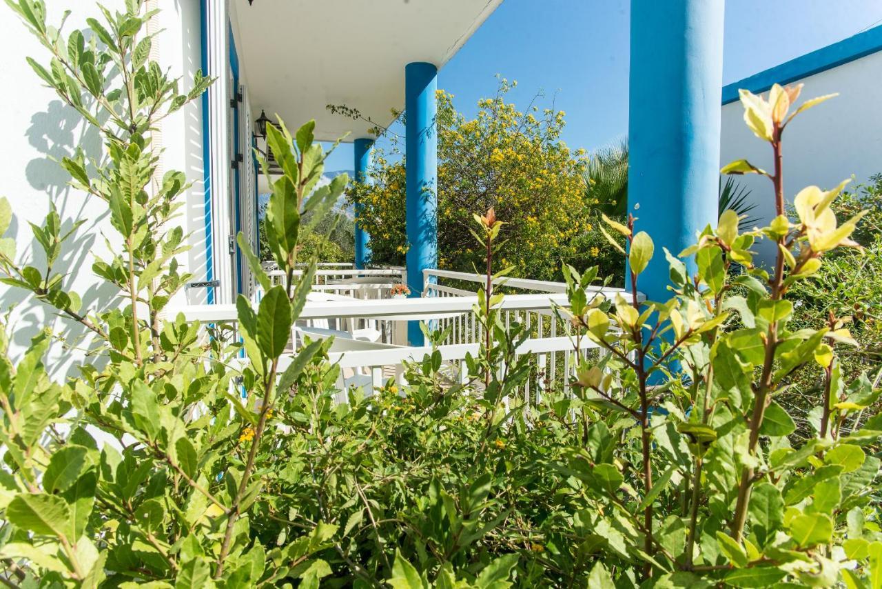 Blue White Apartments - Kefallonia Poolside Retreats Spartià Esterno foto